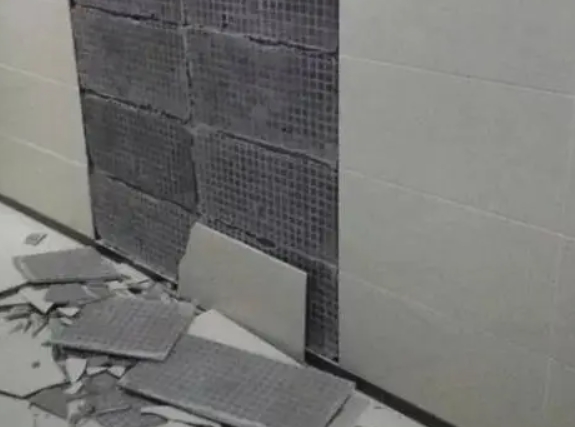 龙海瓷砖空鼓维修公司分享下龙海墙砖松动维修的知识